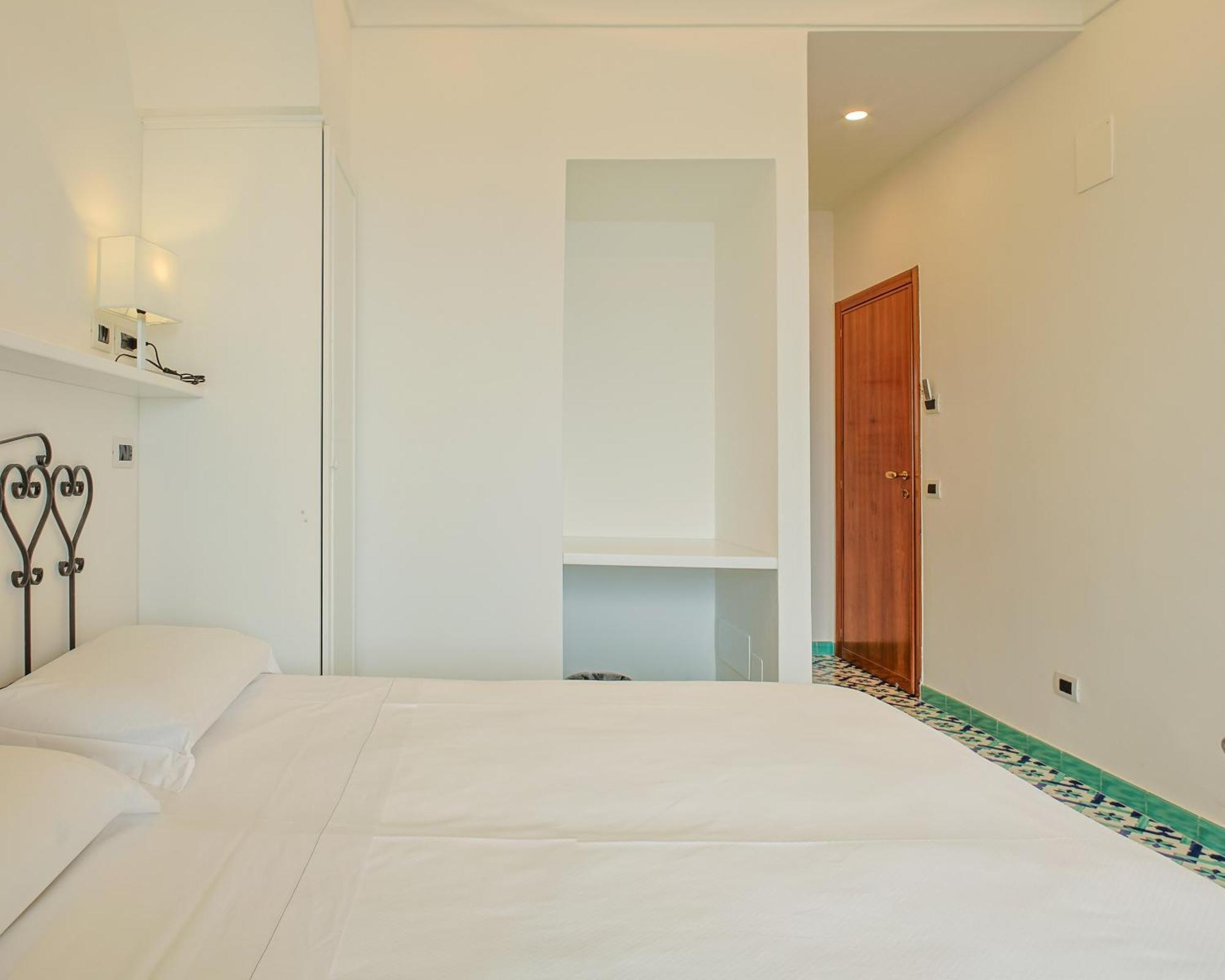 Aurora Hotel 4*